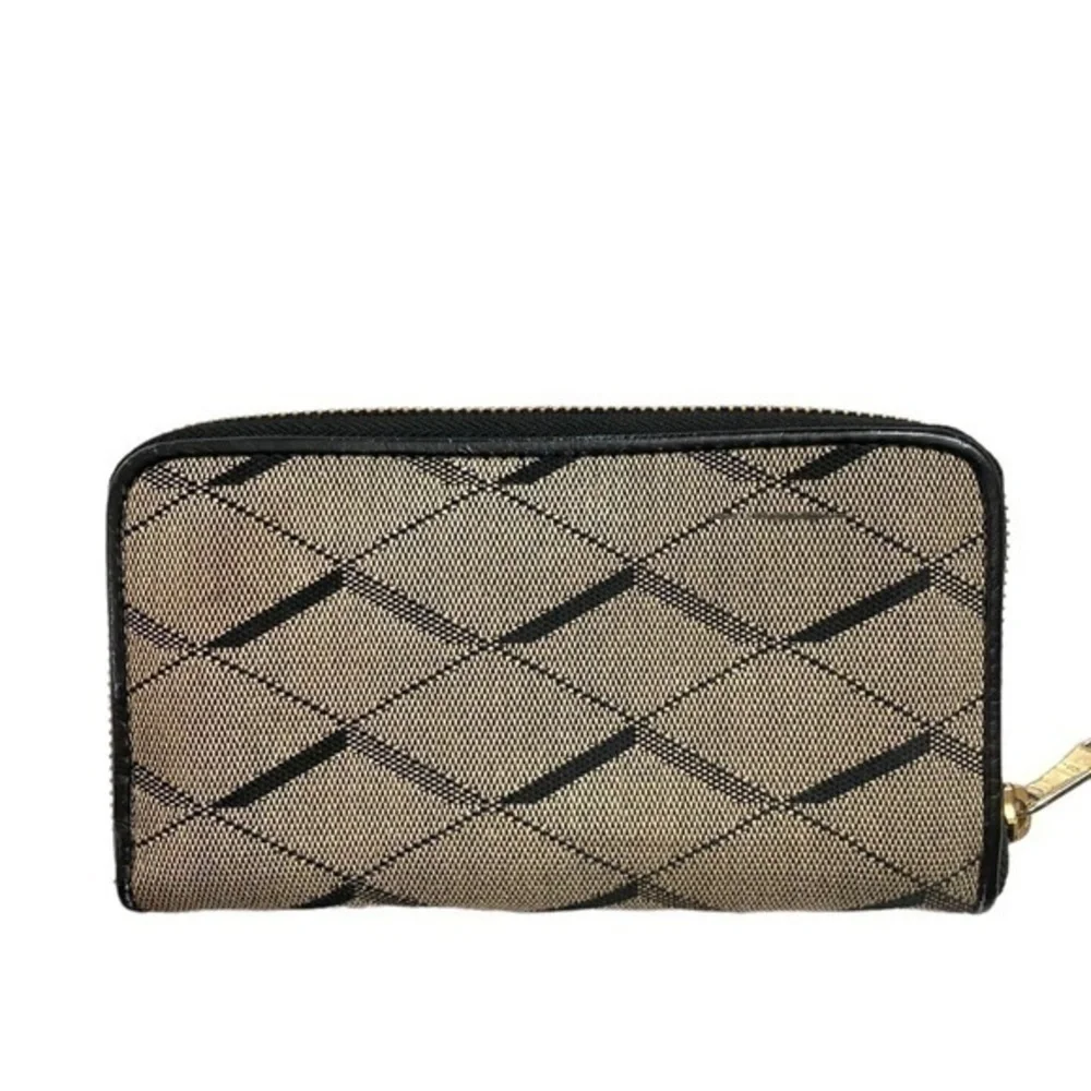 Fossil gray and black wristlet wallet